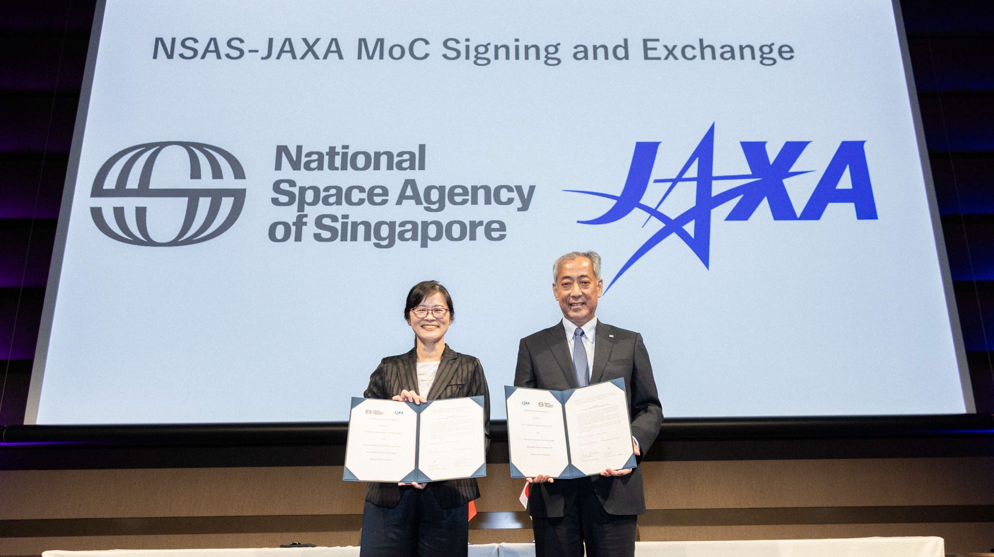 NSAS and JAXA heads of space agencies sign the Memorandum of Space Cooperation